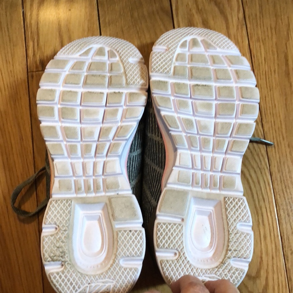 Avia gray memory foam sneakers - Picture 4 of 5